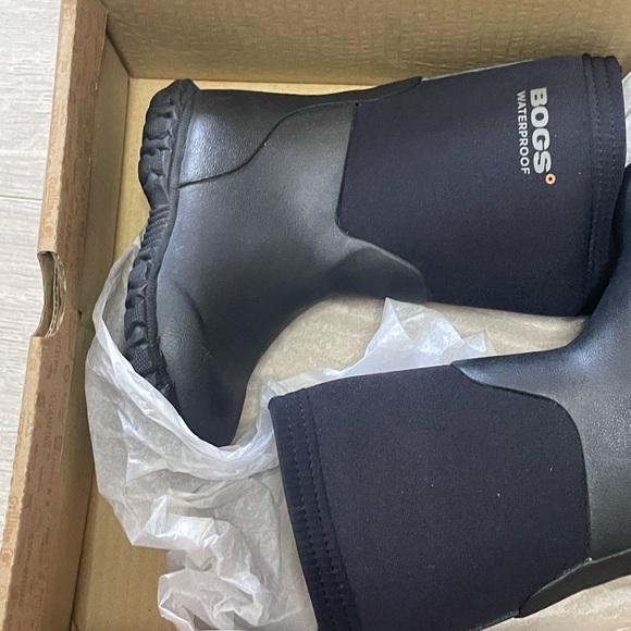 BOGS Black Waterproof Boots Kids - Picture 5 of 9